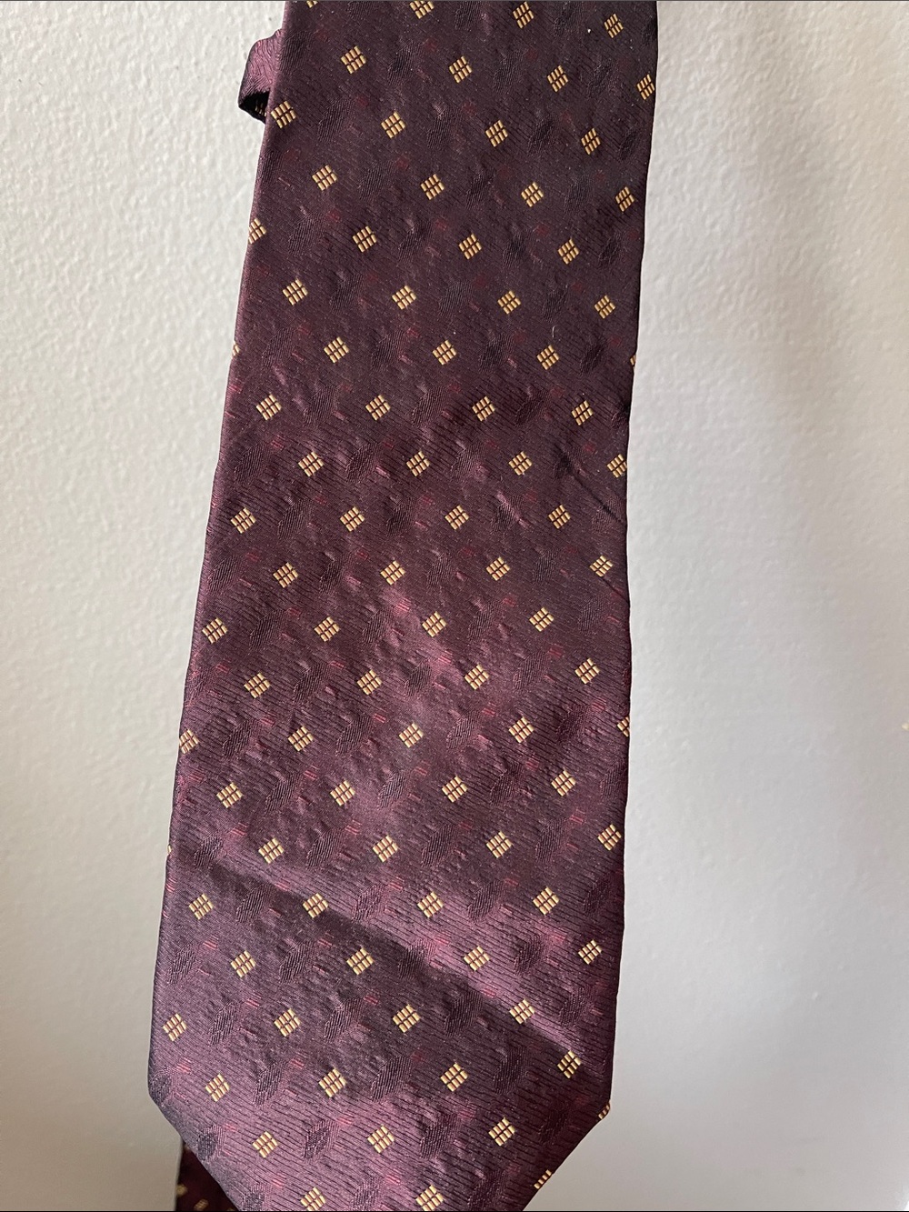 Como Collezione Silk Burgundy Patterned Silk Tie - Classic Business Style